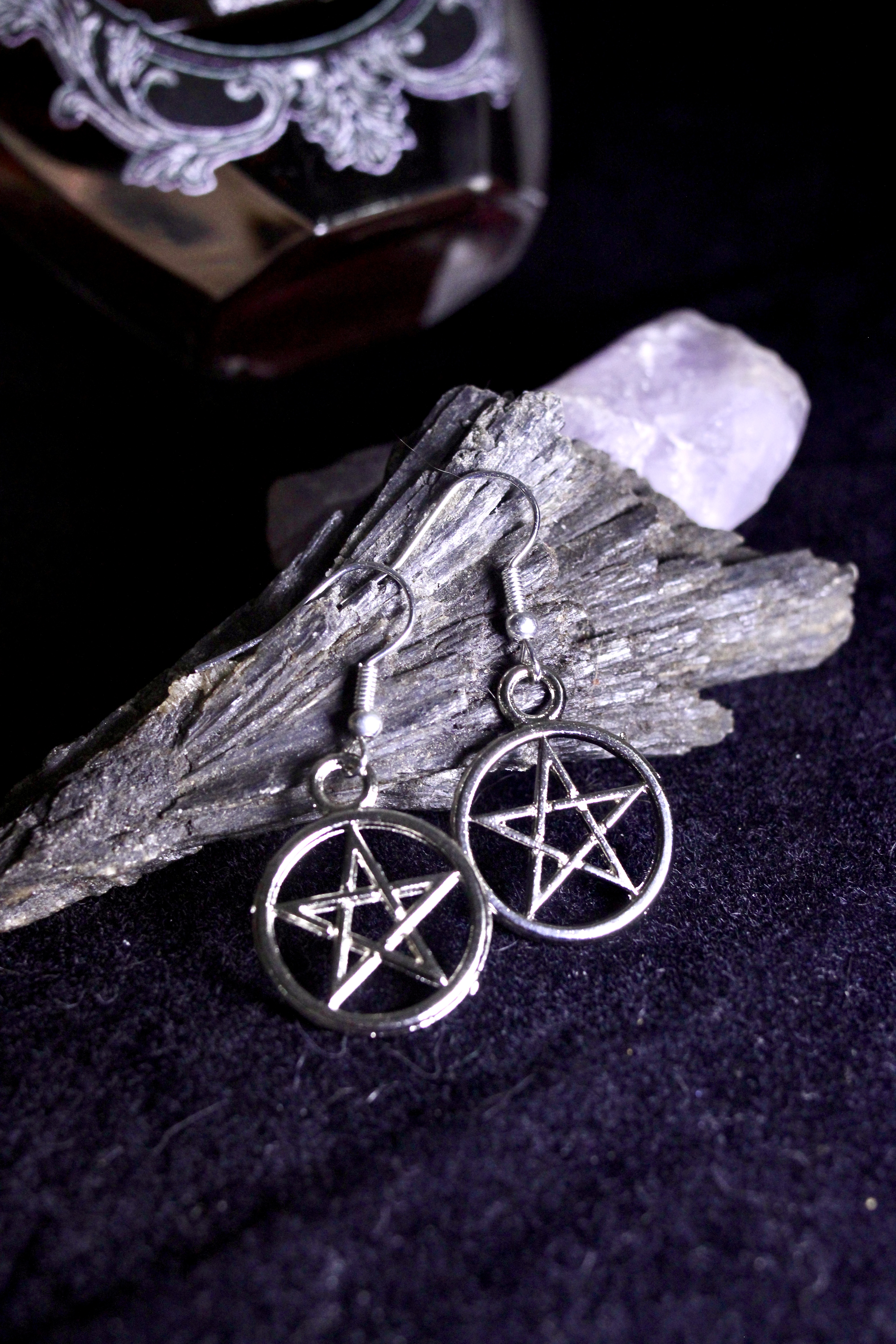 Night Pentagram Earrings